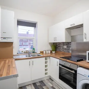Quiet Neighborhood-free Parking Apartment Blackpool