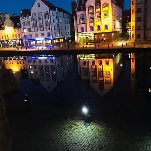 Vibrant At The Shore In Leith Apartment Edinburgh